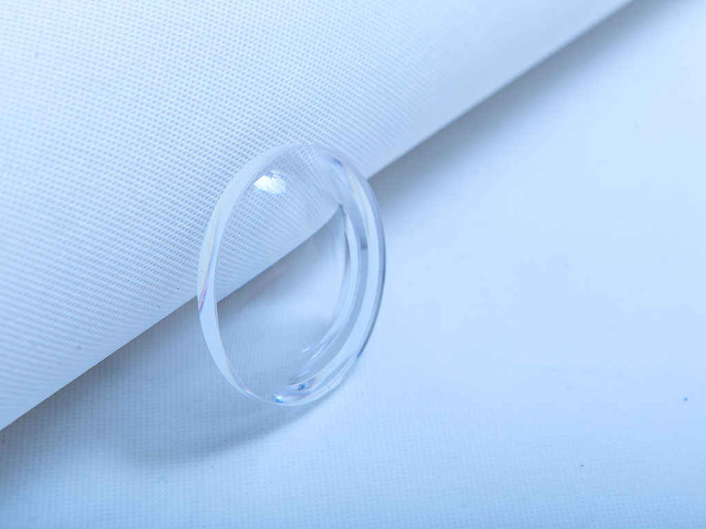 1.523 Steklena mineralna enovidna bela optična leča UC